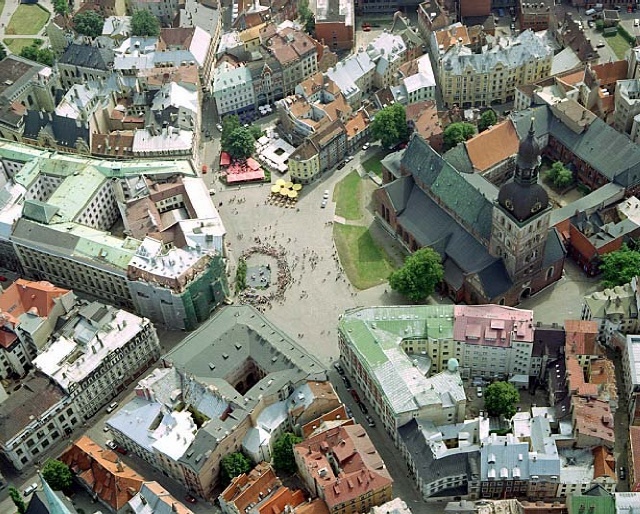 dome-square-aero-0ec